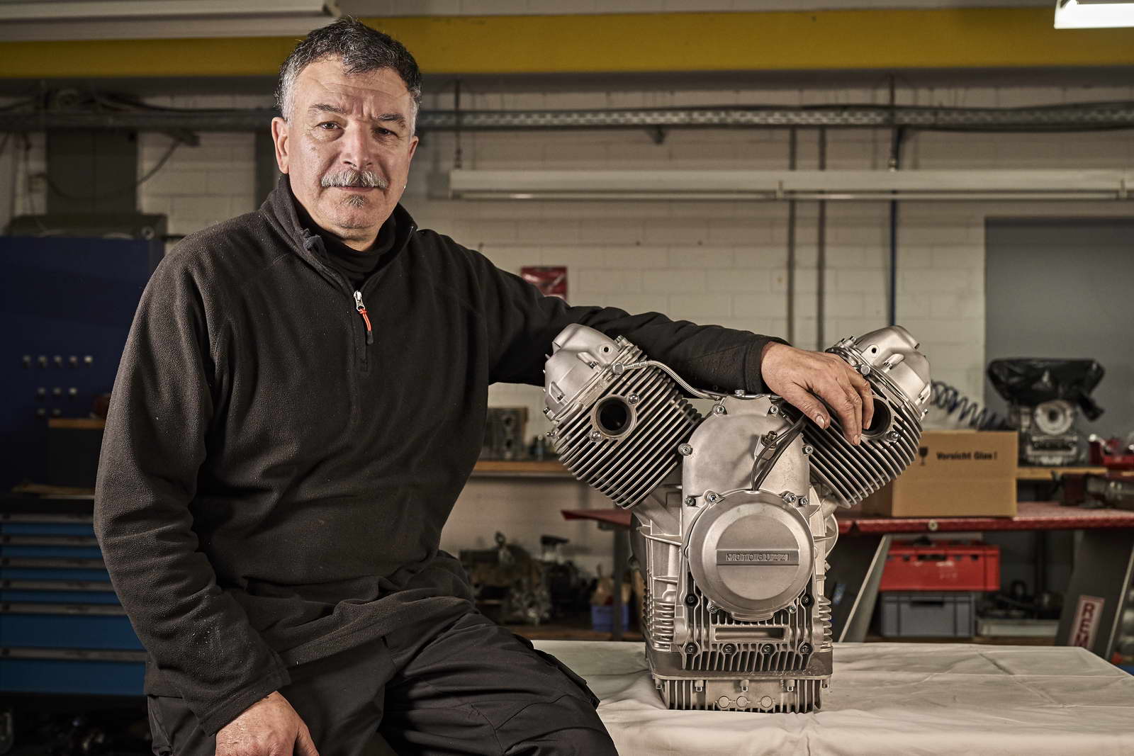 Guzzi Motor Zusammenbau René Nesselhauf